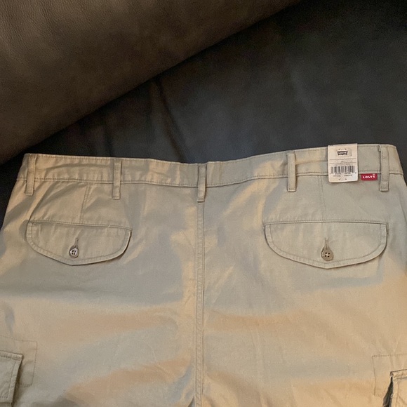Levi’s Carrier Cargo Men’s Shorts, Khaki, Size 44, Length 23.5 inches NEW - Picture 6 of 7